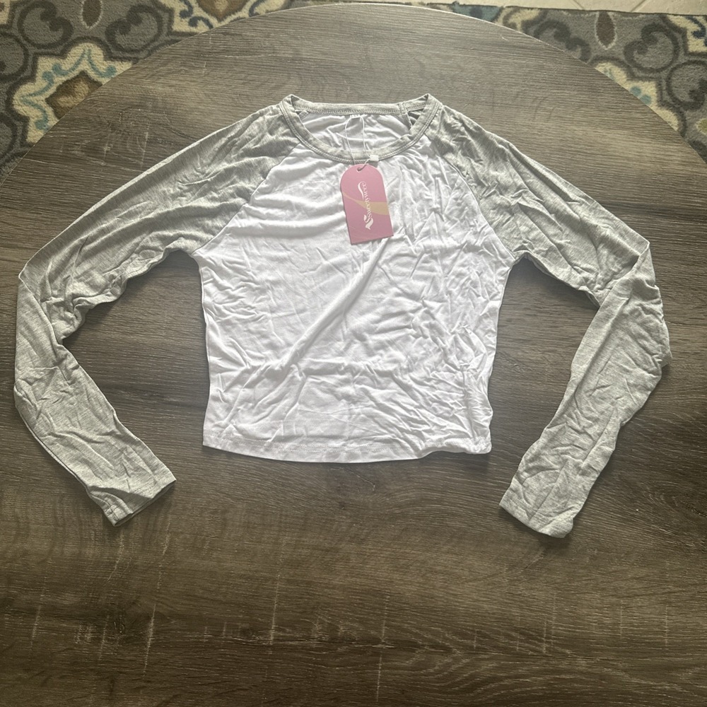 Sweetywee Women White Gray Long Sleeve Crop Top XS Raglan Stretch Shirt NWT